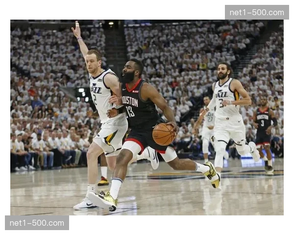 穆尼奥斯攻防两端发光发热 700万英镑签约成超高性价比 穆尼奥斯攻防两端发光发热 700万英镑签约成超高性价比