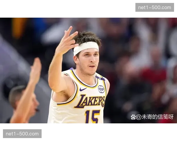 湖人连胜期间伤病管理 里夫斯复出后状态起伏观察 湖人连胜期间伤病管理 里夫斯复出后状态起伏观察